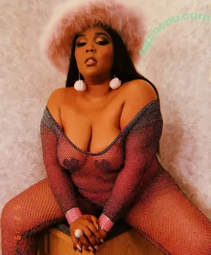 Lizzo / lizzobeeating nude photo #0192