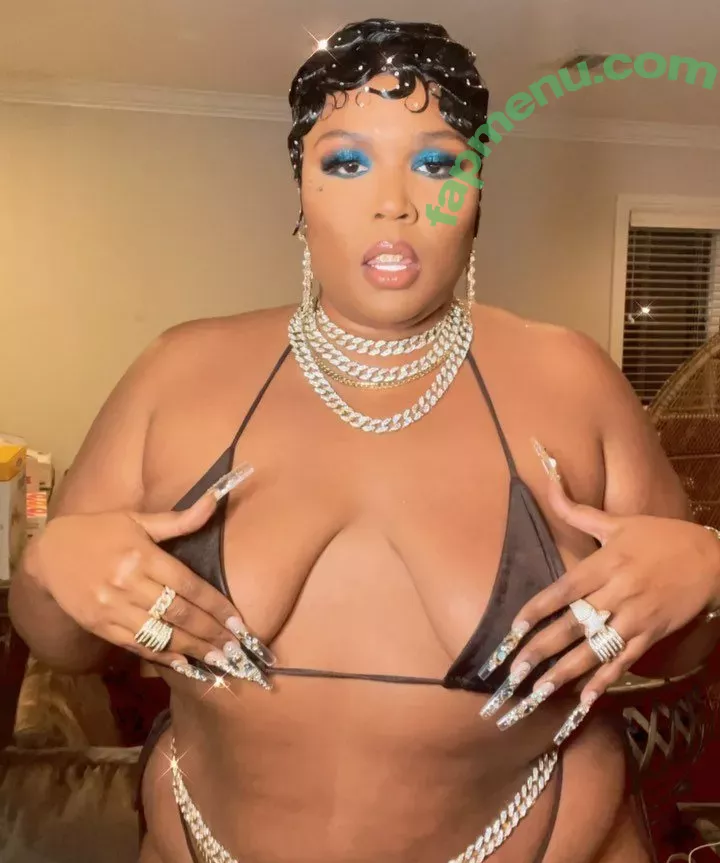 Lizzo nude photo #0016 (lizzobeeating)