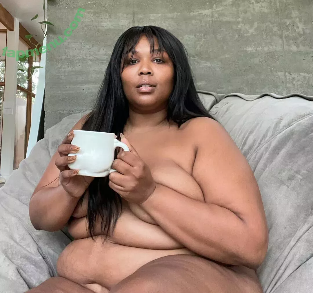 Lizzo nude photo #0034 (lizzobeeating)