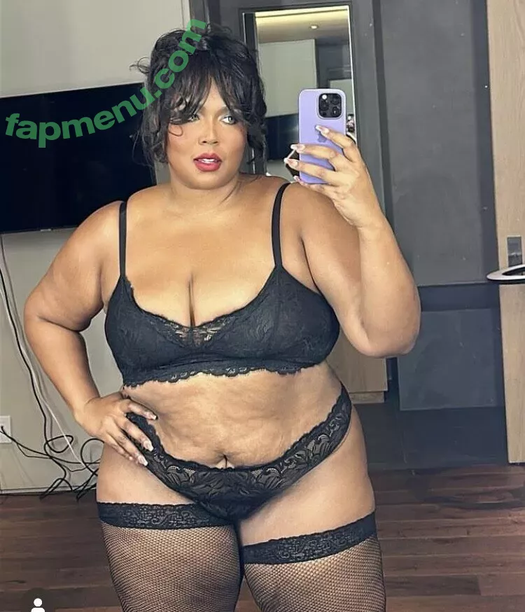 Lizzo nude photo #0078 (lizzobeeating)