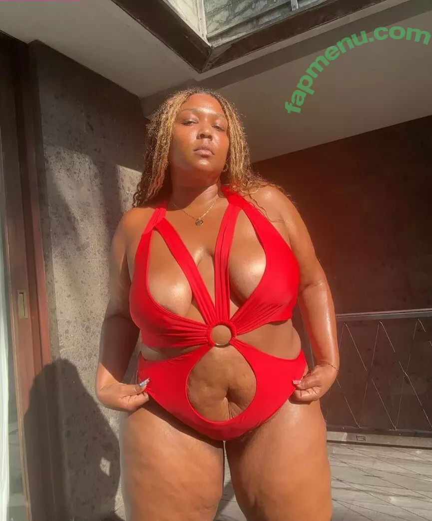 Lizzo nude photo #0101 (lizzobeeating)