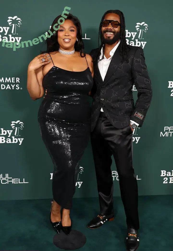 Lizzo nude photo #0118 (lizzobeeating)