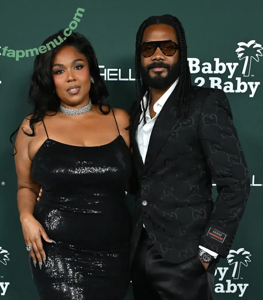 Lizzo nude photo #0122 (lizzobeeating)