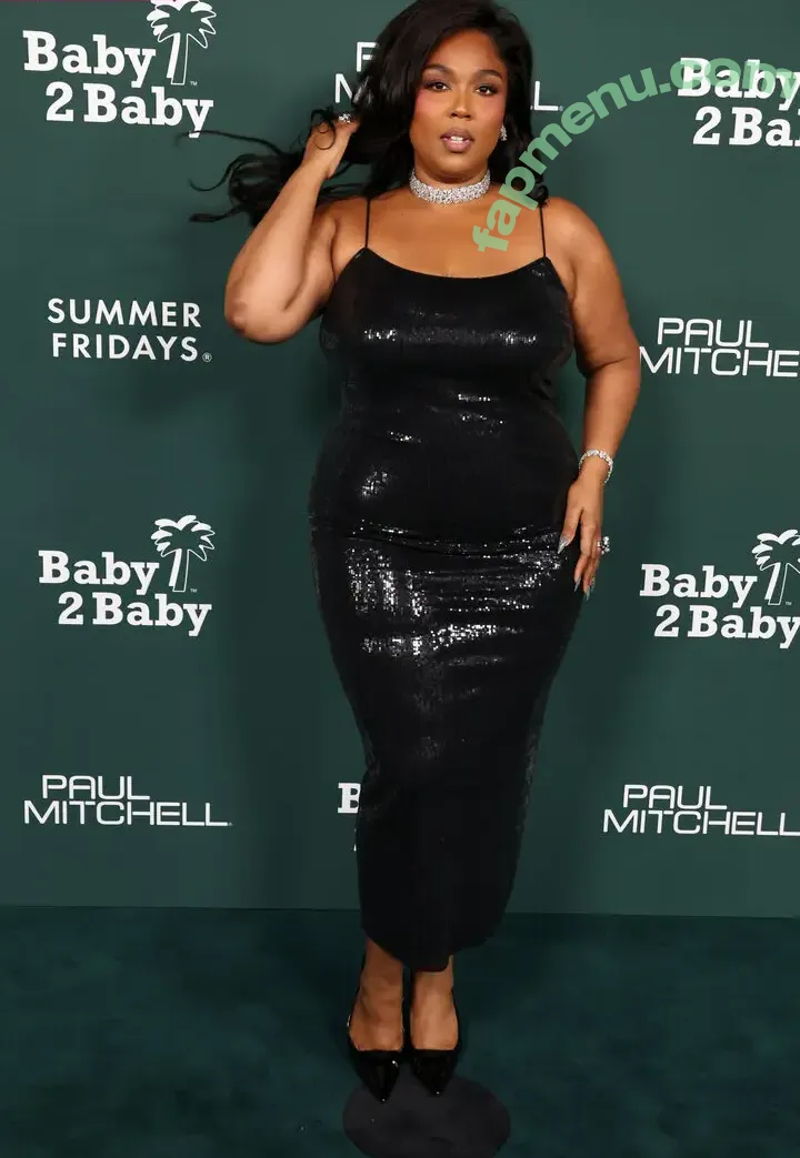 Lizzo nude photo #0133 (lizzobeeating)