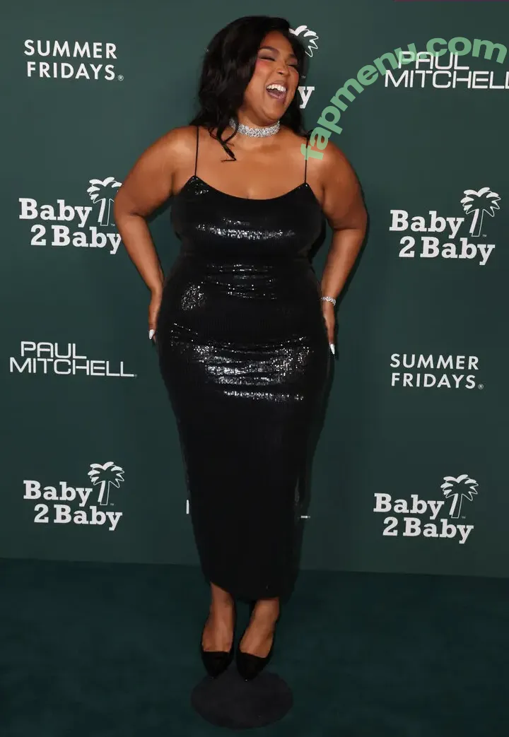 Lizzo nude photo #0143 (lizzobeeating)