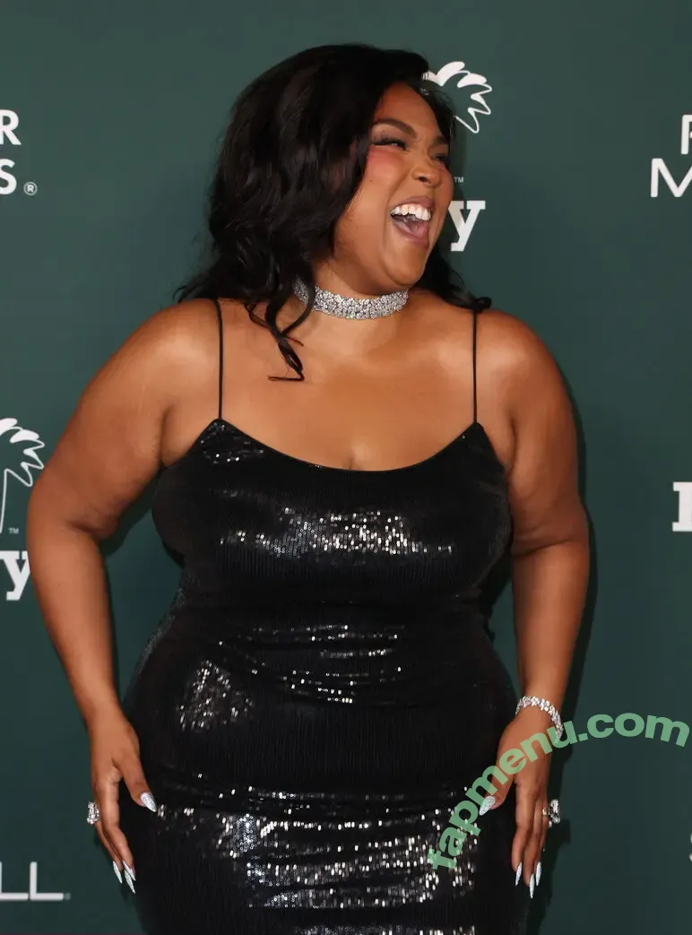 Lizzo nude photo #0144 (lizzobeeating)