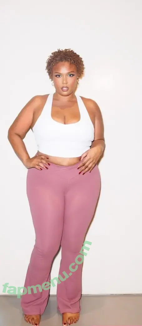 Lizzo nude photo #0168 (lizzobeeating)