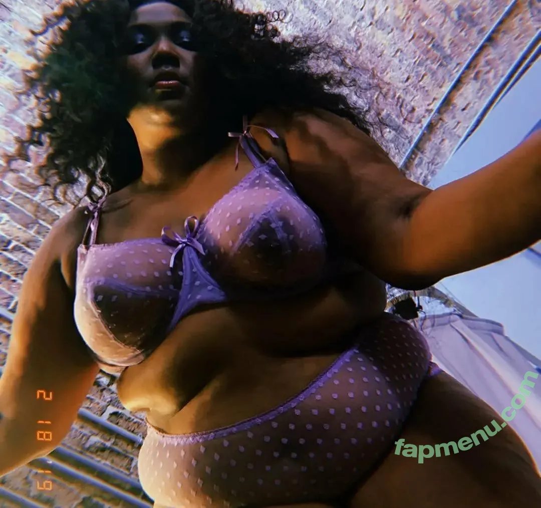 Lizzo nude photo #0181 (lizzobeeating)