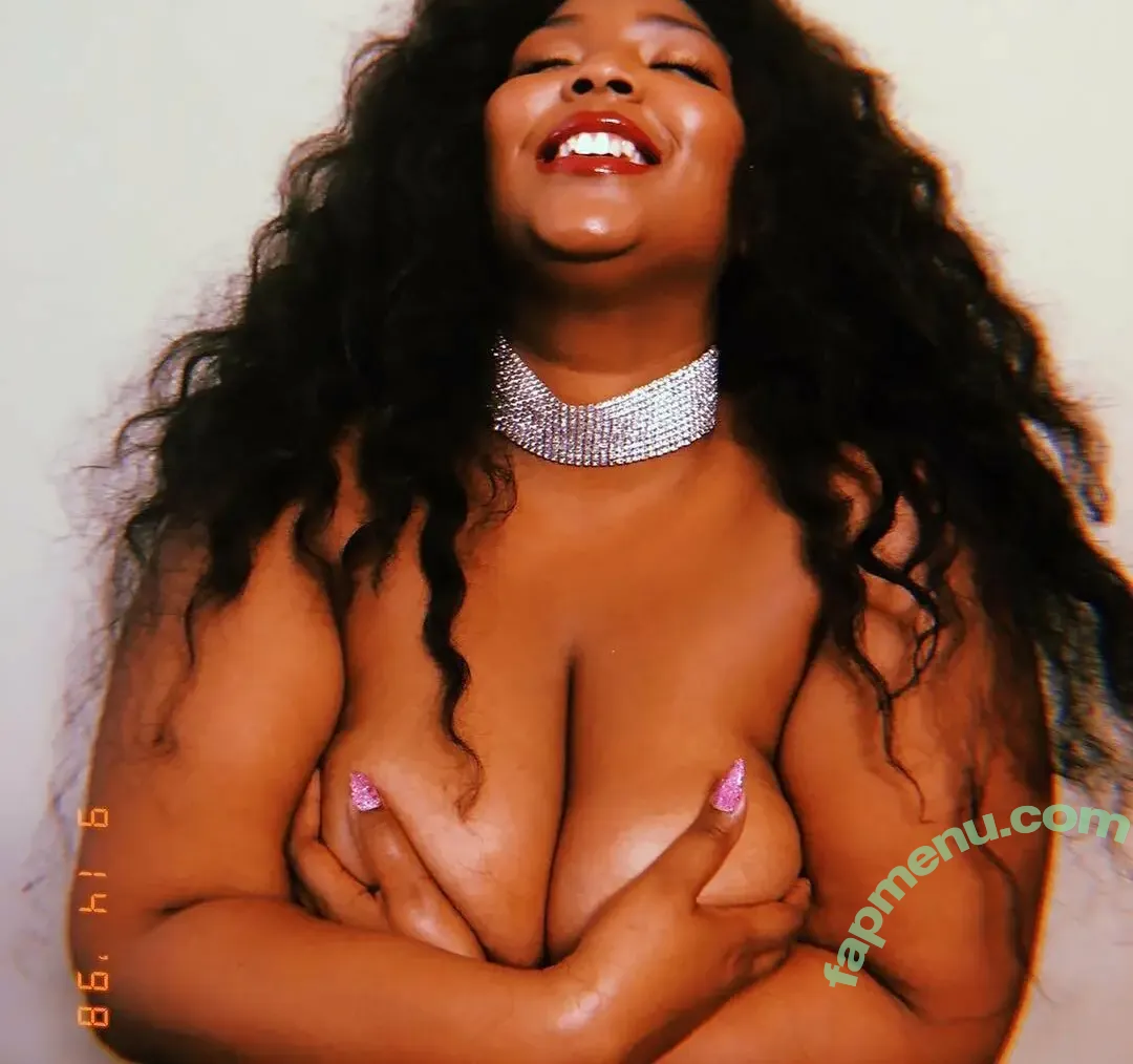 Lizzo nude photo #0184 (lizzobeeating)