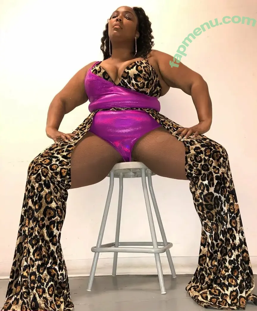 Lizzo nude photo #0194 (lizzobeeating)