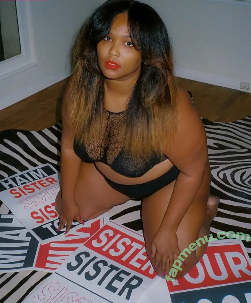 Lizzo nude photo #0195 (lizzobeeating)