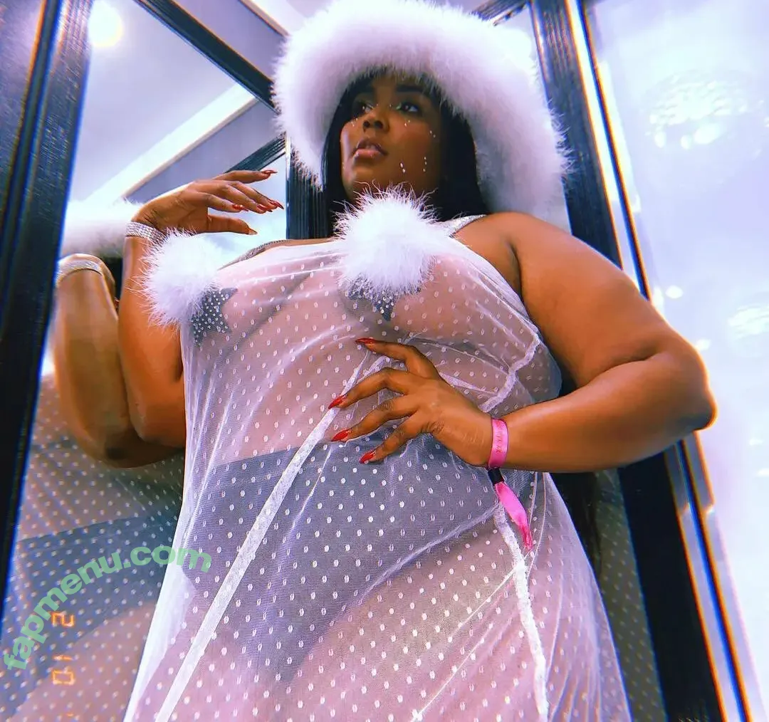 Lizzo nude photo #0201 (lizzobeeating)