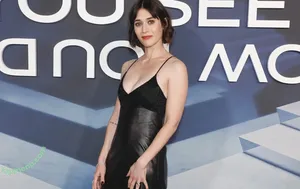 Lizzy Caplan / thelizzycaplan nude photo #0289