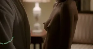 Lizzy Caplan / thelizzycaplan nude photo #0304