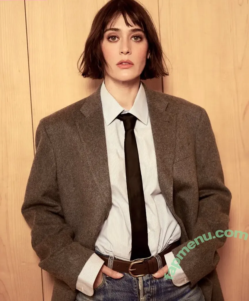 Lizzy Caplan nude photo #0235 (thelizzycaplan)