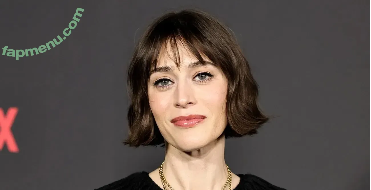Lizzy Caplan nude photo #0269 (thelizzycaplan)