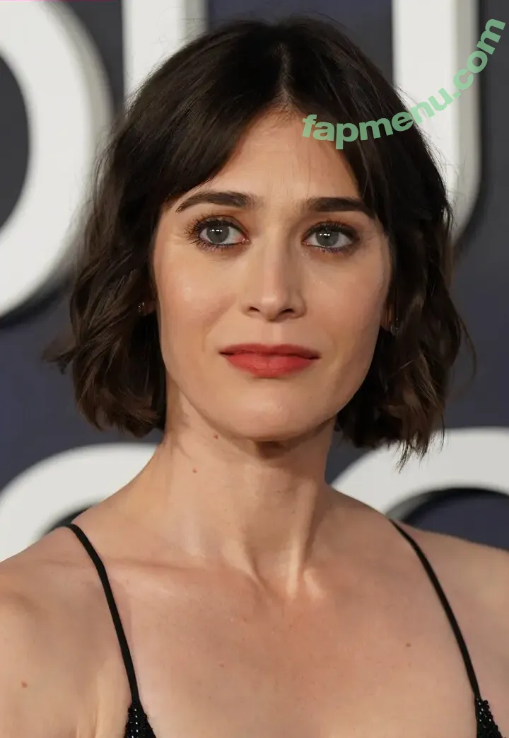 Lizzy Caplan nude photo #0273 (thelizzycaplan)