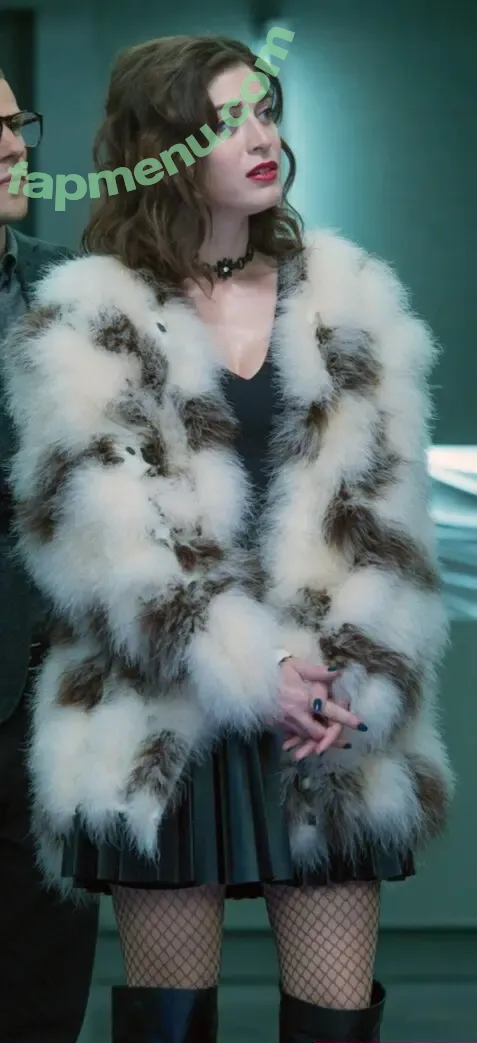 Lizzy Caplan nude photo #0295 (thelizzycaplan)