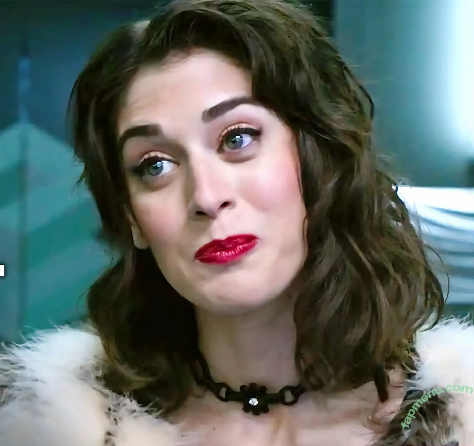 Lizzy Caplan nude photo #0296 (thelizzycaplan)