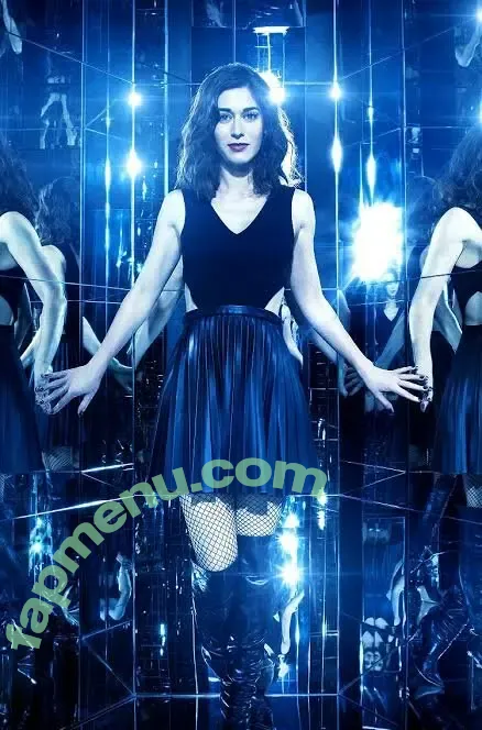 Lizzy Caplan nude photo #0298 (thelizzycaplan)