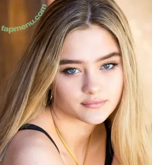 Lizzy Greene / LizzyGreeneOF / izzygreen / lizzy_greene nude photo #0001