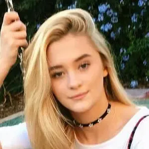 Lizzy Greene / LizzyGreeneOF / izzygreen / lizzy_greene nude photo #0028