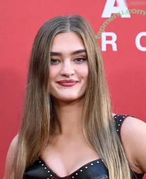 Lizzy Greene / LizzyGreeneOF / izzygreen / lizzy_greene nude photo #0054