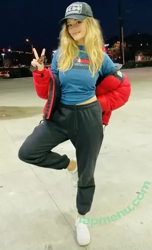 Lizzy Greene / Elizabeth Greene / LizzyGreeneOF / lizzy_greene nude photo #0161