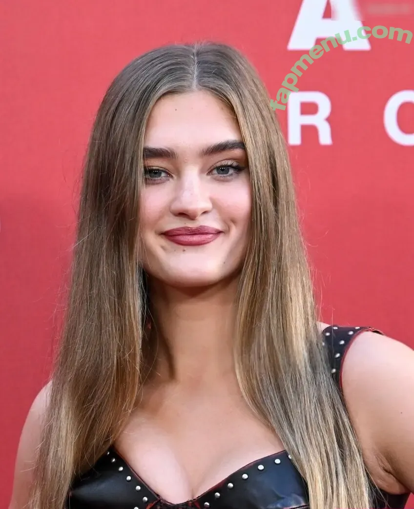 Lizzy Greene nude photo #0054 (LizzyGreeneOF / izzygreen / lizzy_greene)