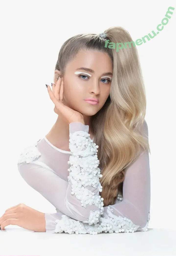 Lizzy Greene nude photo #0073 (Elizabeth Greene / LizzyGreeneOF / lizzy_greene)