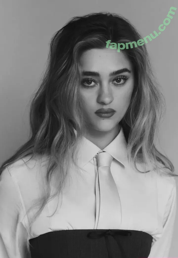 Lizzy Greene nude photo #0092 (Elizabeth Greene / LizzyGreeneOF / lizzy_greene)