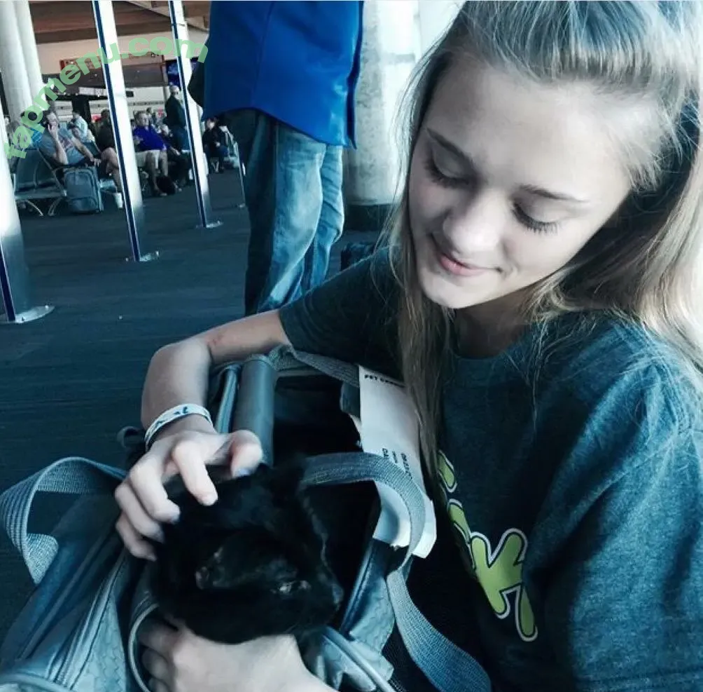 Lizzy Greene nude photo #0132 (Elizabeth Greene / LizzyGreeneOF / lizzy_greene)