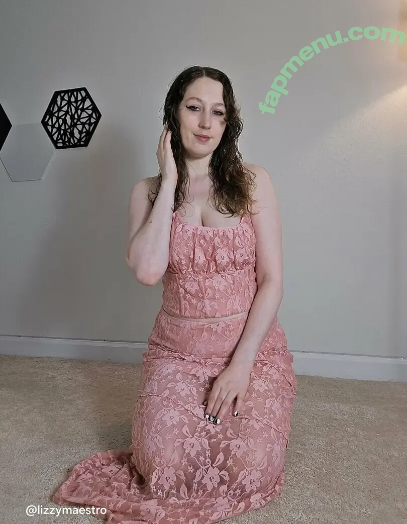 lizzymaestro nude photo #0021 (lizastrof)