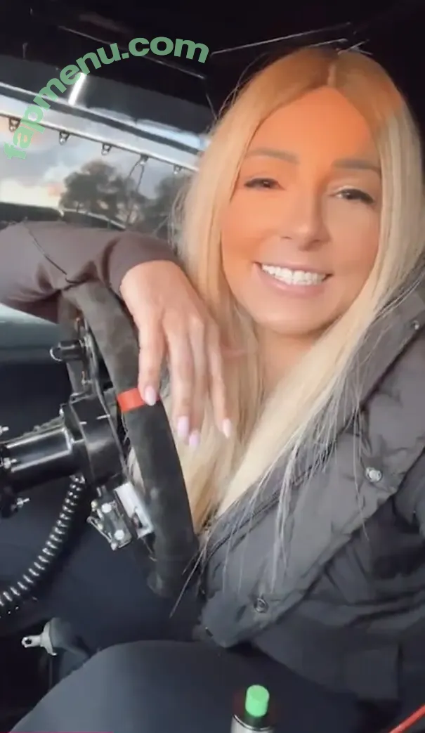 lizzymusi nude photo #0007 (lizzymusi)