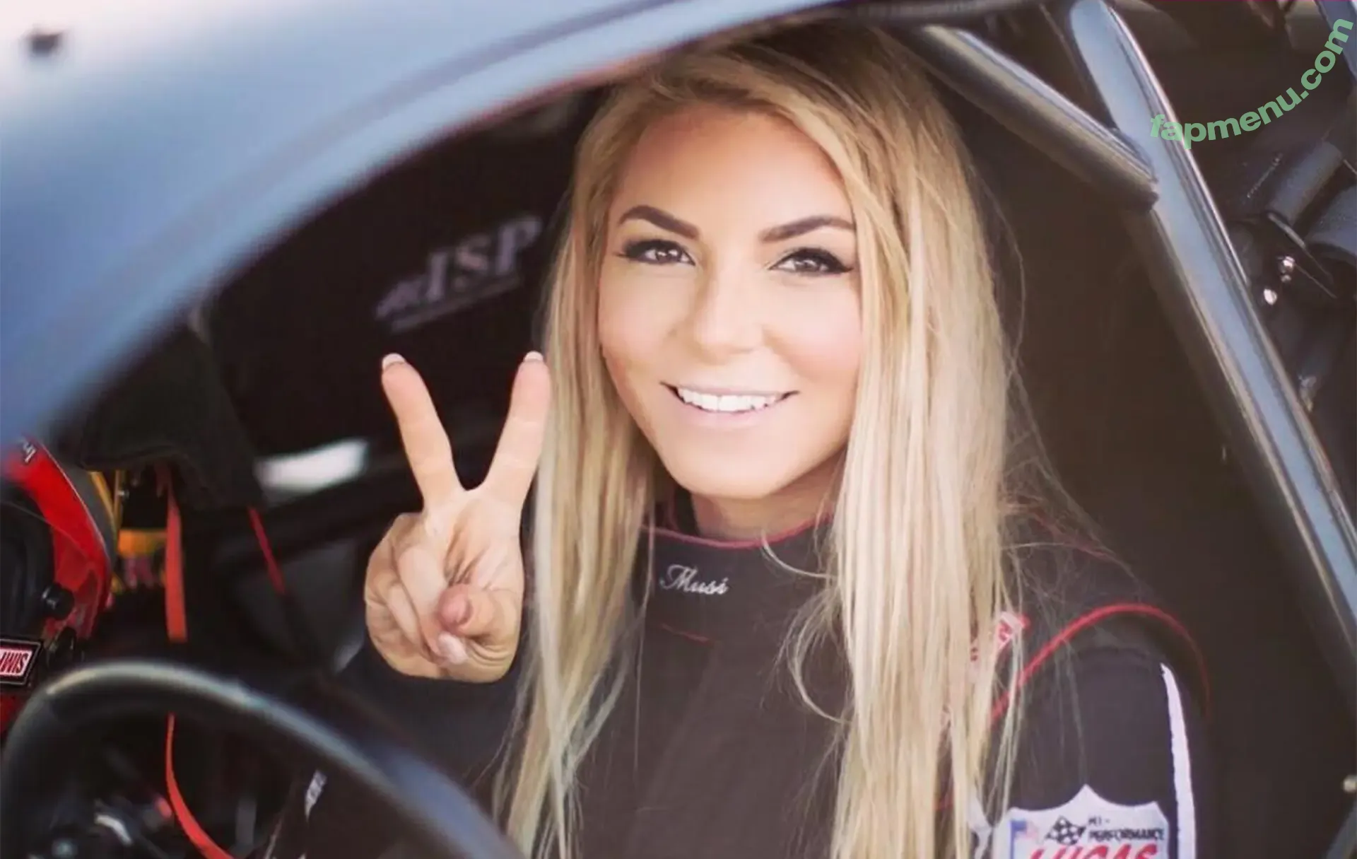 lizzymusi nude photo #0010 (lizzymusi)