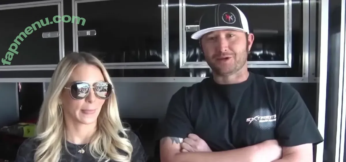 lizzymusi nude photo #0012 (lizzymusi)