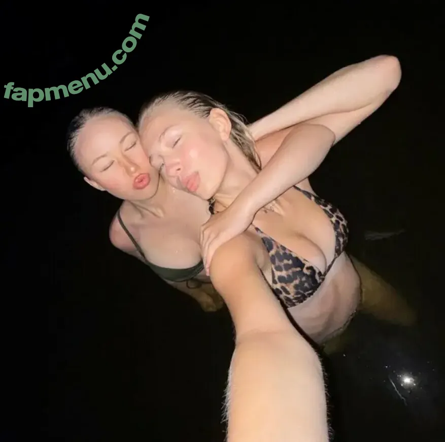 Lizzystarxo nude photo #0004 (nofacefreakdoll)