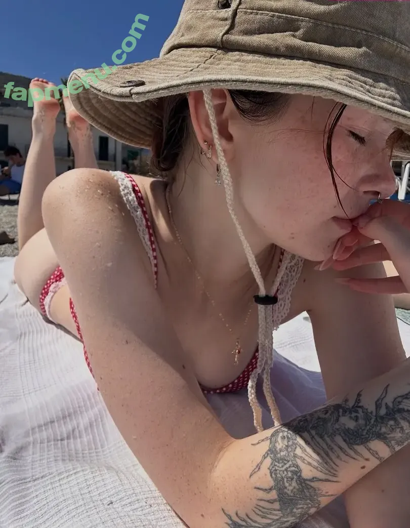 Ljinzer nude photo #0090 (Linzefeet / definitelynotlurn / linzarrd / linziier / linzzzer)