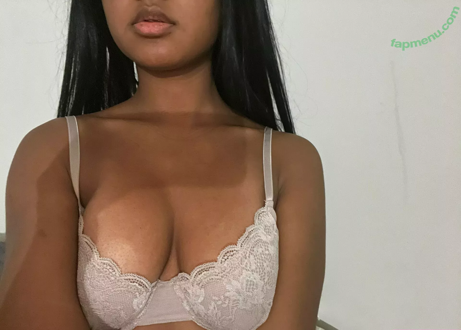 llalalinaa nude photo #0054 (llalaina)