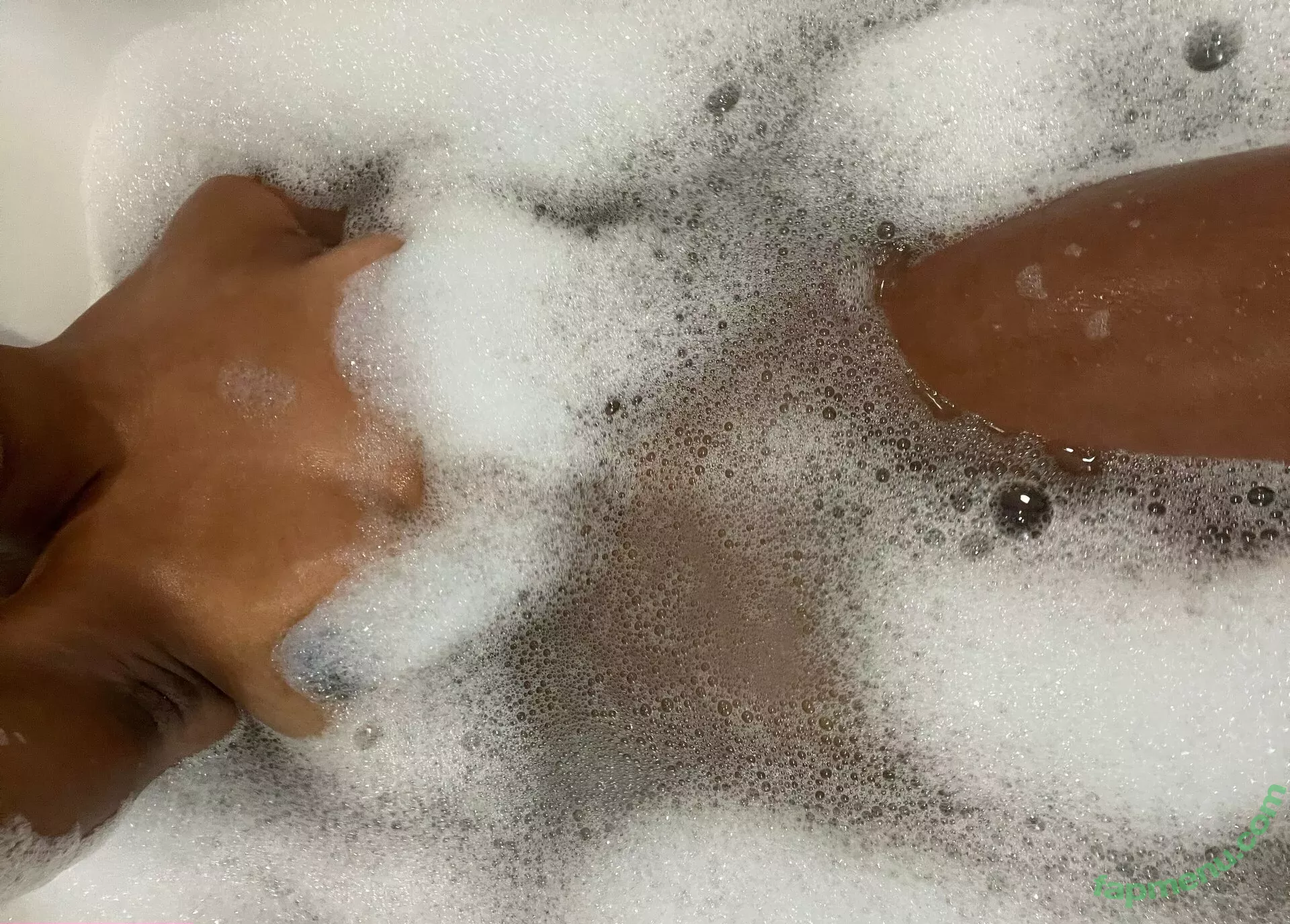 llalalinaafree nude photo #0095 (_leylalara_)