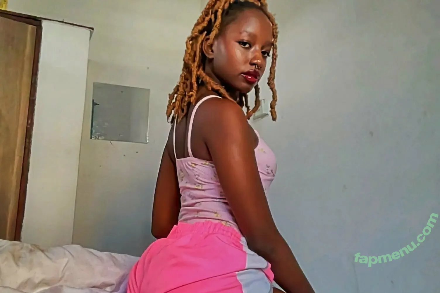 llepinky nude photo #0032 (llepinky)