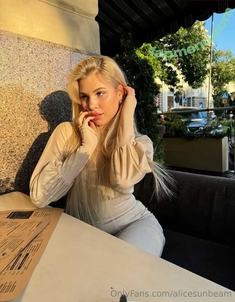 lliiillyy nude photo #0041 (lliiillyy__)