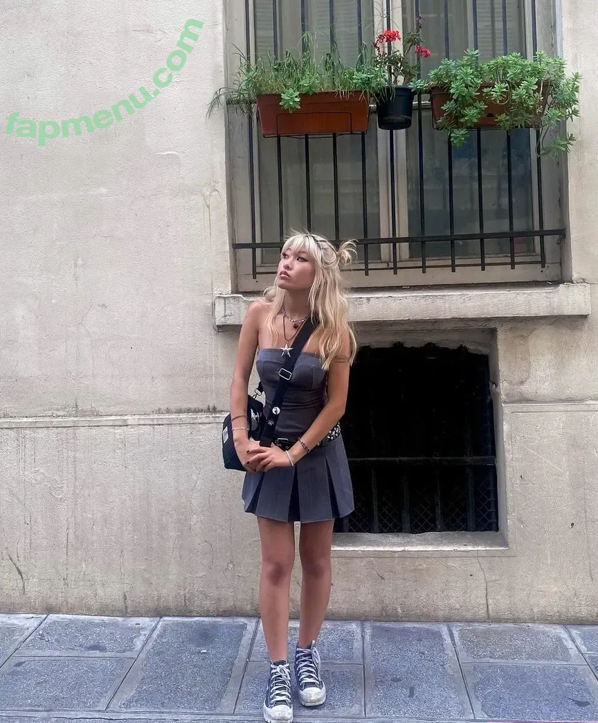 lliin04 nude photo #0003 (lliin04)