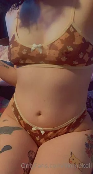 llkonekoll / llkonakll nude photo #0001