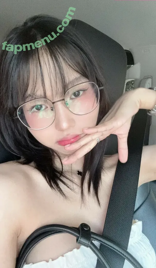 Llthvalo nude photo #0007 (Llthvalo)