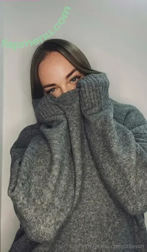  nude photo #0004