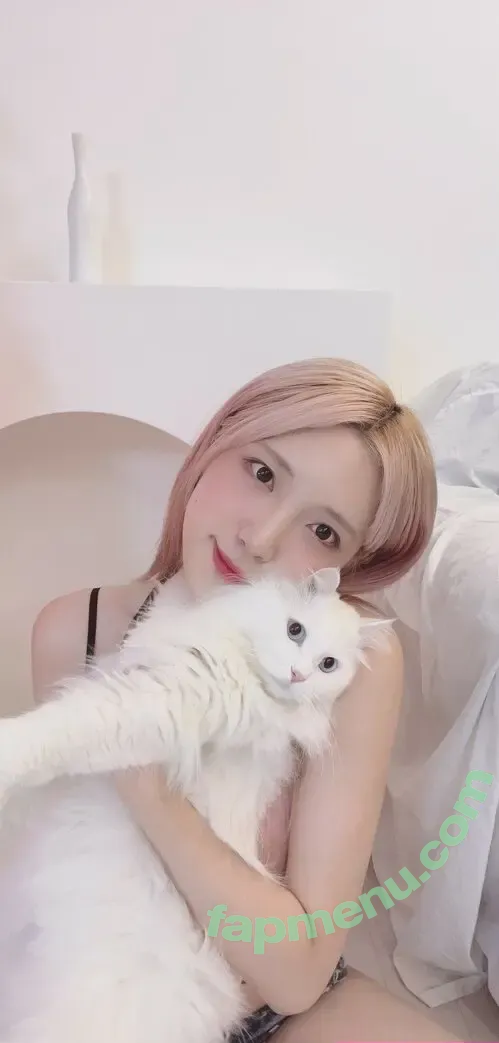 lluchiaa nude photo #0009 (uuiell / 루치아_七海)
