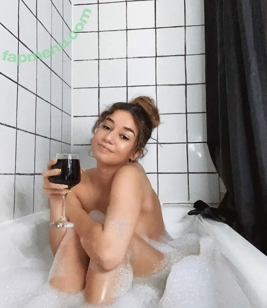 Léna Situations nude photo #0007 (Léna Situations)