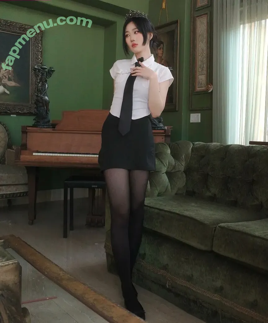 Lo3tus nude photo #0121 (lo3tus_ / lottus.t)