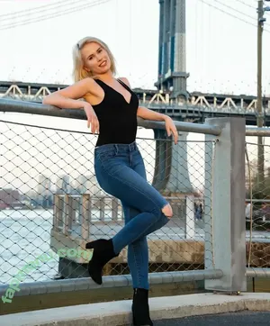 Local TV Presenters / Weather Girls / thelauraschweizer nude photo #0265
